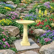 Jován Fortuna madárfürdető faragott oszloppal, bézs